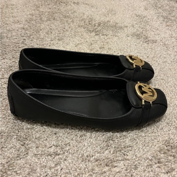 Michael Kors Black Ballet Flats with Gold Logo - Size 8.5 - Picture 3 of 4
